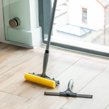 Addis Window Wipe Kit at Napev GH