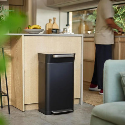 JosephJoseph Titan 30L Black Trash Compactor at Napev GH