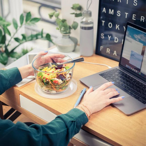 Pyrex Cook & Freeze 0.6L Round Dish with Lid at Napev GH