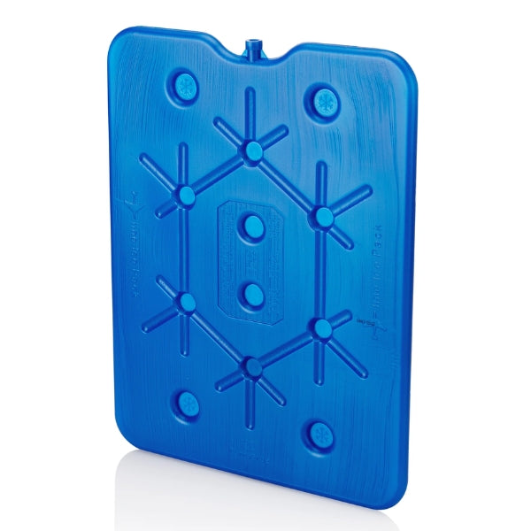 Thermos Freeze Board 800g blue reusable ice pack shown at an angle, highlighting its slim rectangular shape and moulded surface.