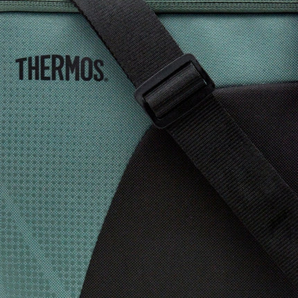 Close-up of the adjustable black shoulder strap and buckle on the Thermos Radiance 17L green family cool bag.
